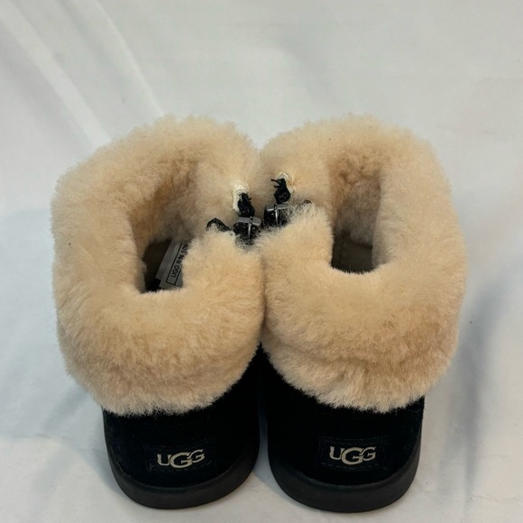 Toddler girl UGG boots size 4/5 - Picture 3 of 4
